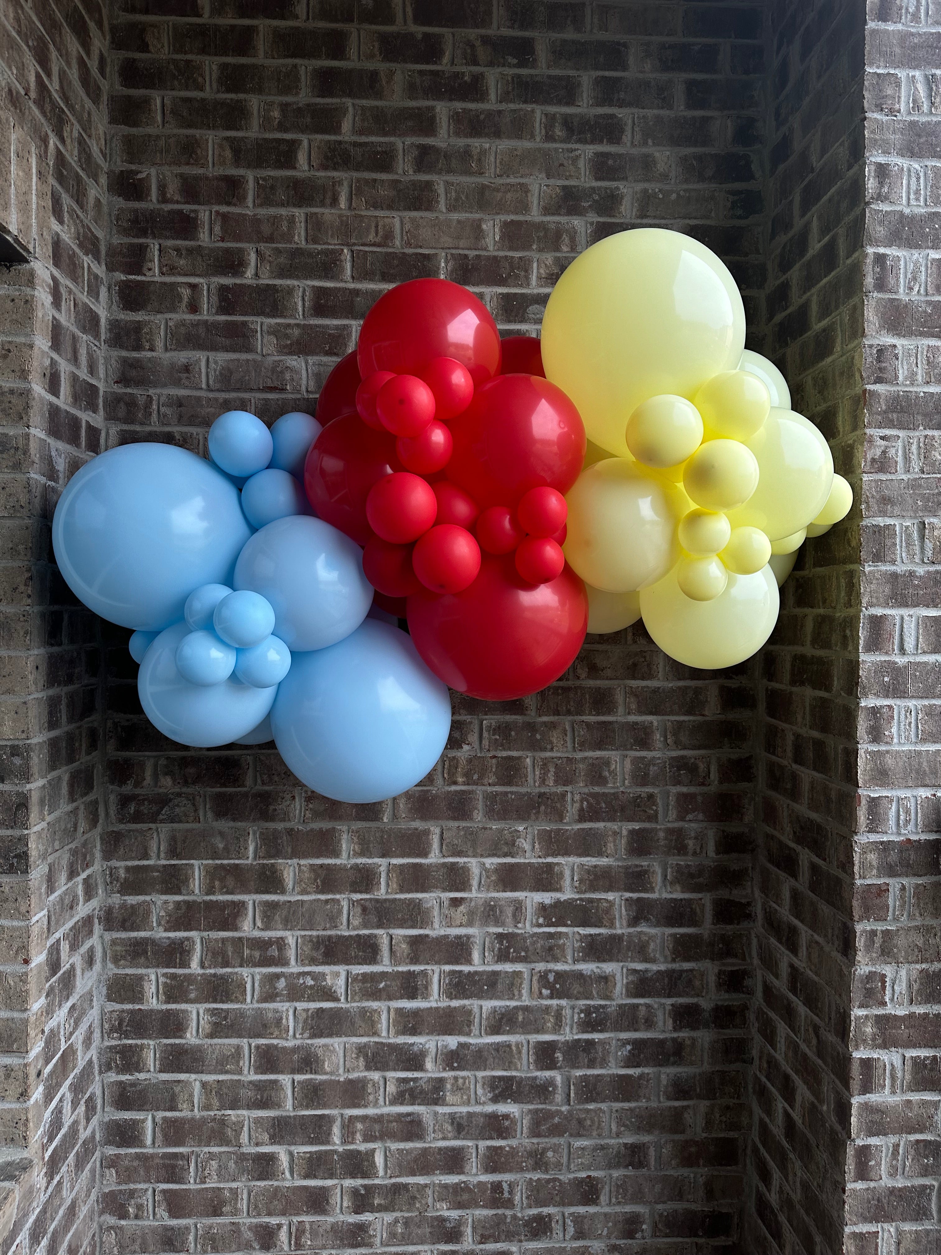 Bee Unique Balloons 